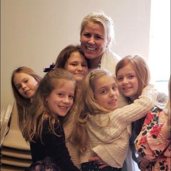 Meet your Posher, Carrie - Picture 4 of 4